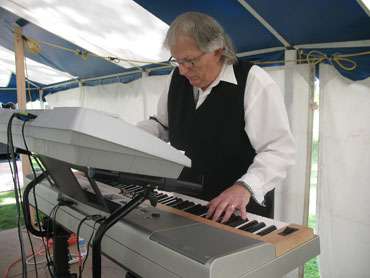Faribault County Fair 2010 - Blue Earth, MN - polka, waltz, easy listening music